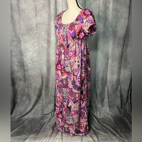 Pink, Red, Purple, White, Black Print Empire Waist Maxi Dress with Side Slits - Picture 3 of 9